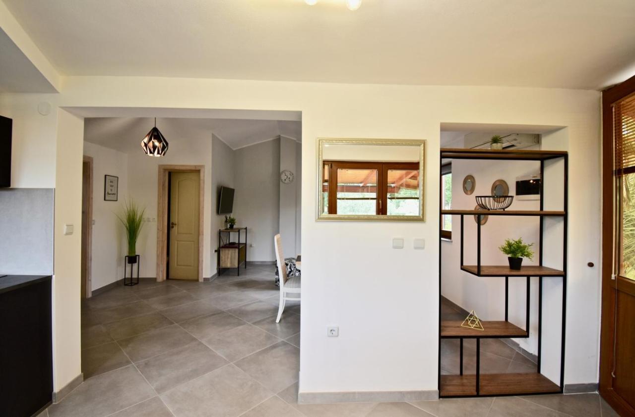 Relaxing Holiday House With Terrace Sea View Medulin Eksteriør bilde