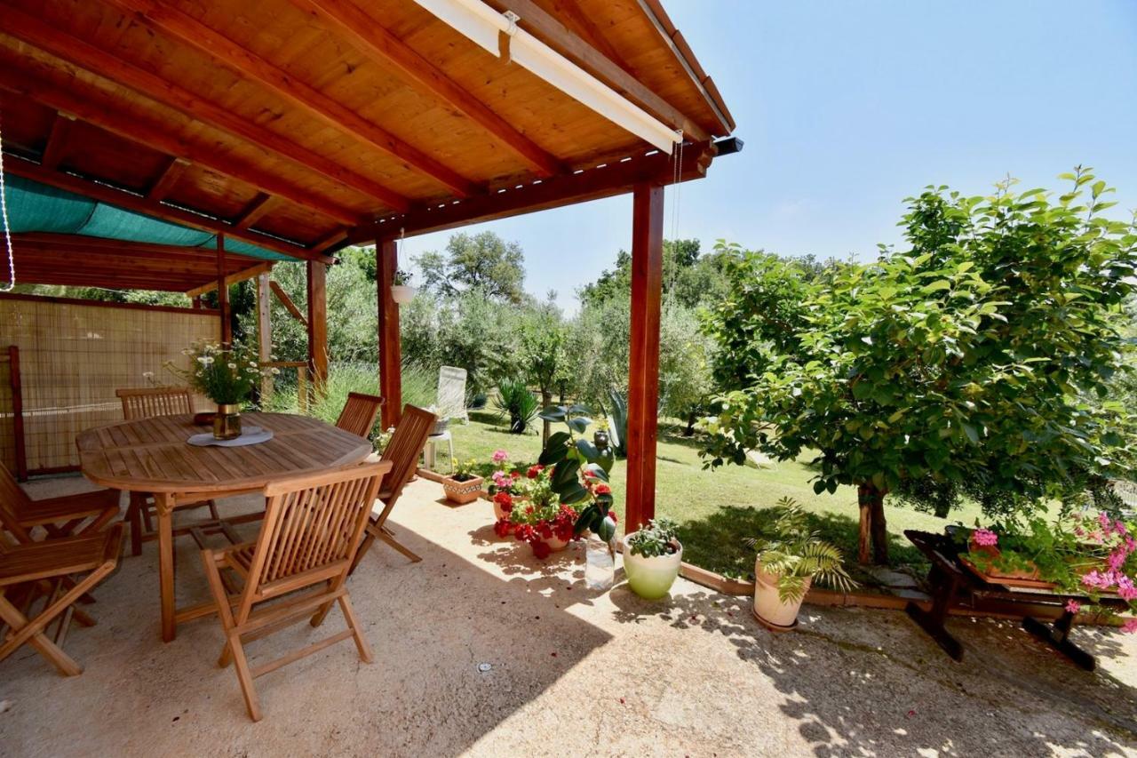 Relaxing Holiday House With Terrace Sea View Medulin Eksteriør bilde